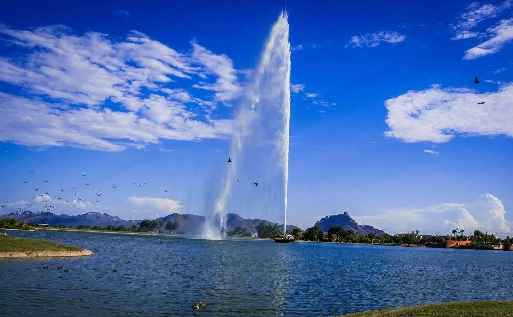 Arizona Fountain Hills Park Scene